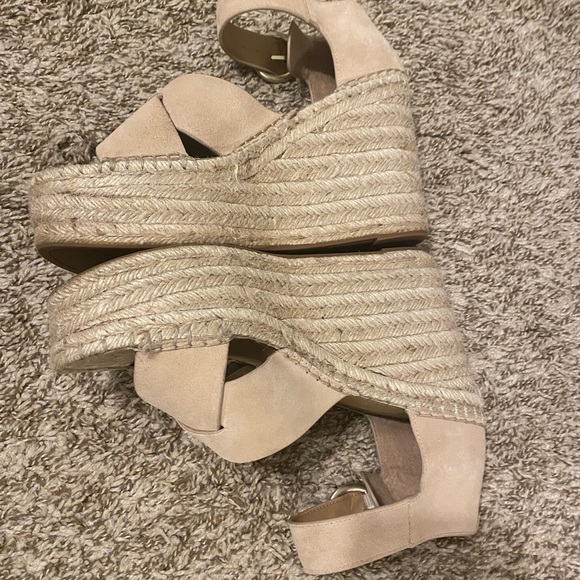 Marc Fisher wedge espadrilles. Sz 7.5. Worn only a few times. Great condition! - Picture 4 of 7